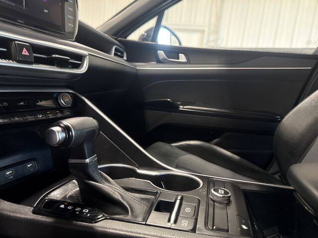 2022 Kia K5