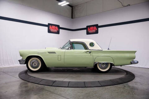 1957 Ford Thunderbird