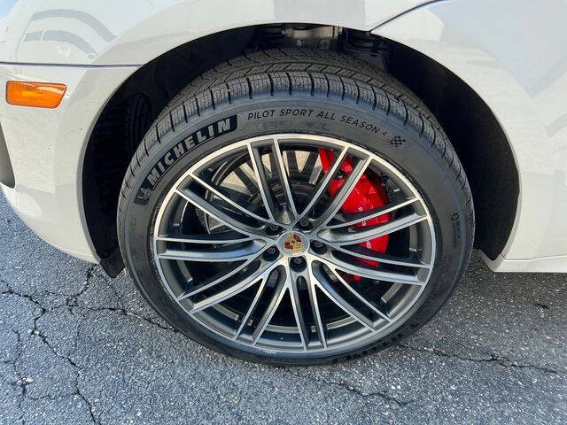 2024 Porsche Macan GTS