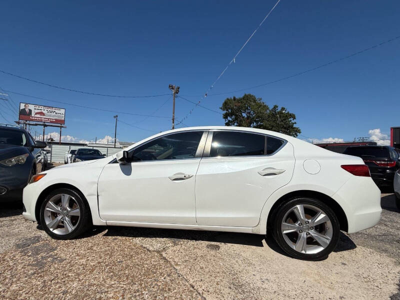 2013 Acura ILX 2.0L w/Tech