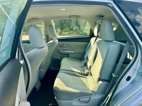 2014 Toyota Prius v Two