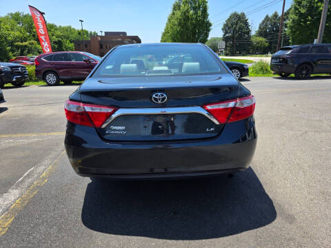 2017 Toyota Camry LE