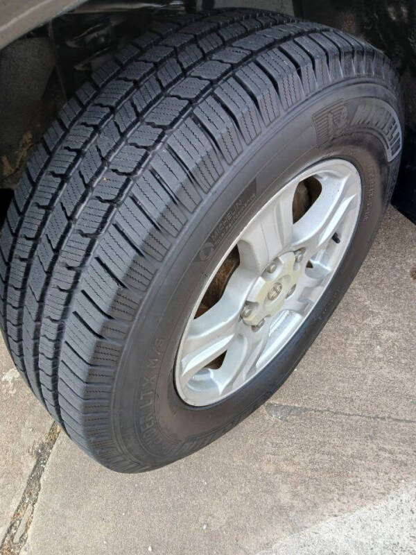 2011 Toyota Sequoia SR5