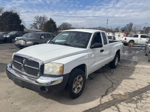 2005 Dodge Dakota for sale at Links Sales & Service in Arnold MO