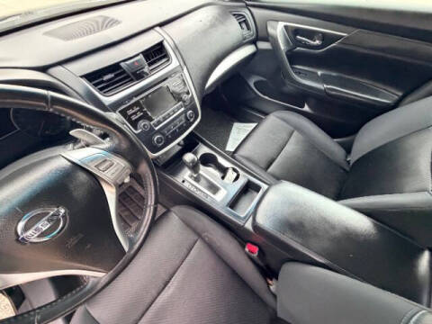 2016 Nissan Altima 2.5 SR