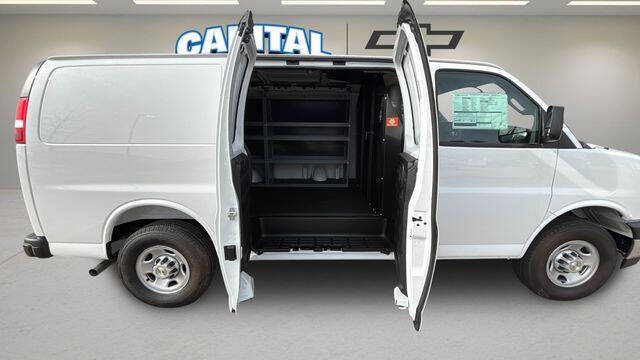 2025 Chevrolet Express 2500