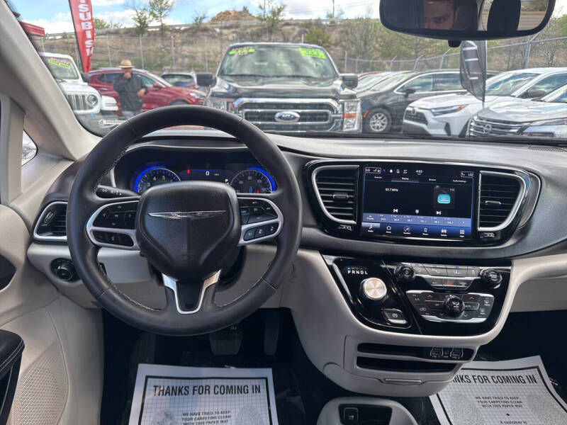 2024 Chrysler Pacifica Touring L