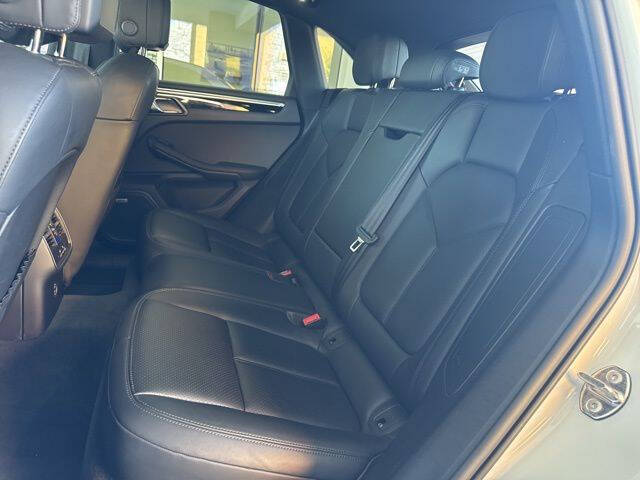 2022 Porsche Macan