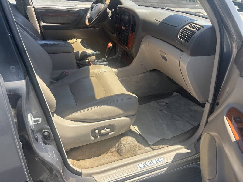 2000 Lexus LX 470
