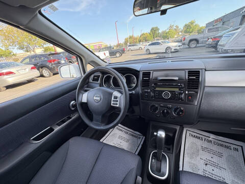 2009 Nissan Versa 1.8 SL