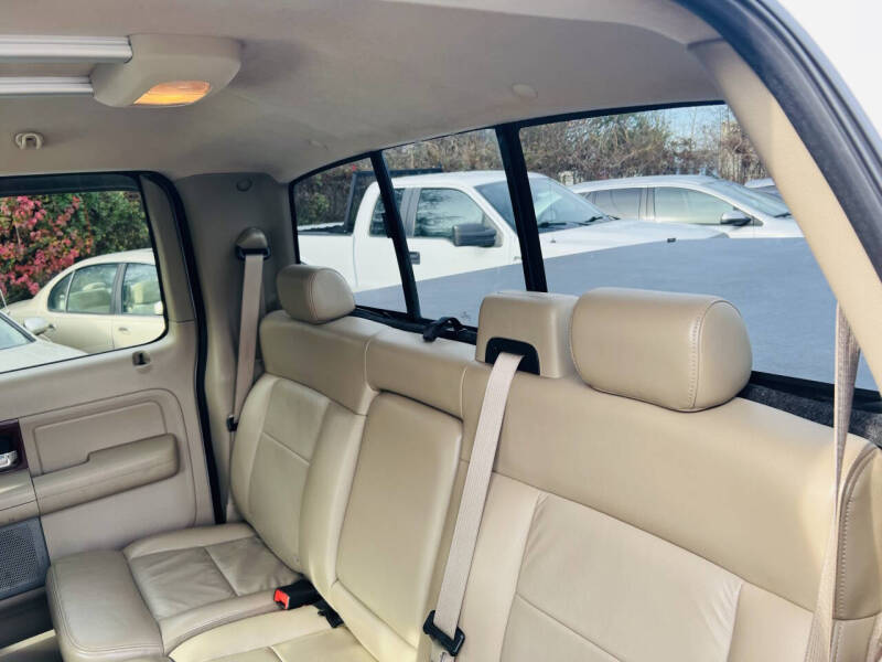 2005 Ford F-150 Lariat