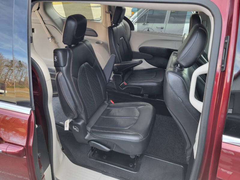 2018 Chrysler WHEELCHAIR VAN