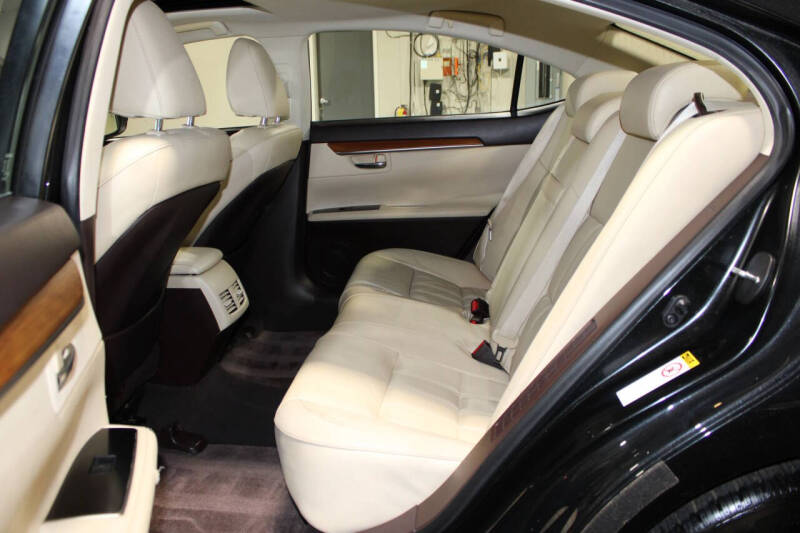 2016 Lexus ES 300h