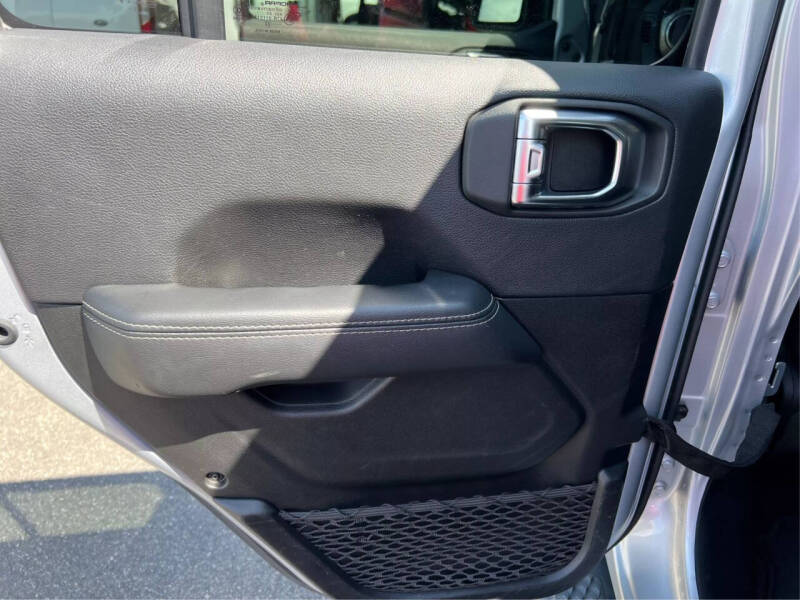 2023 Jeep Gladiator Overland