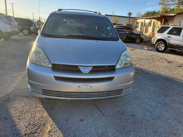 2004 Toyota Sienna LE 7 Passenger