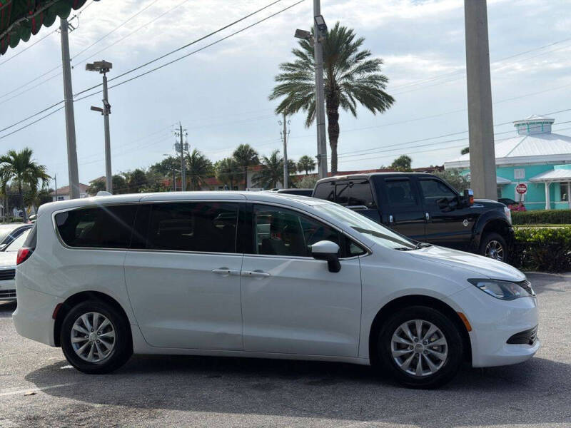 2017 Chrysler Pacifica Touring