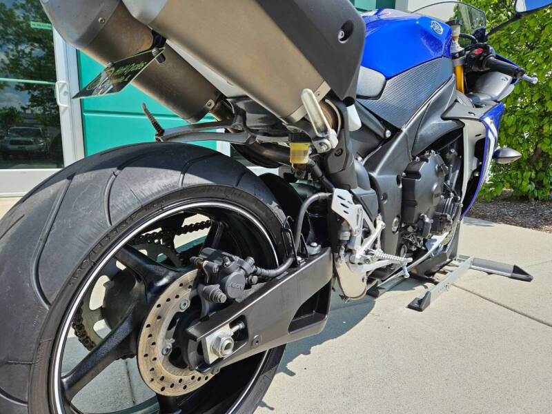 2011 Yamaha YZF-R1