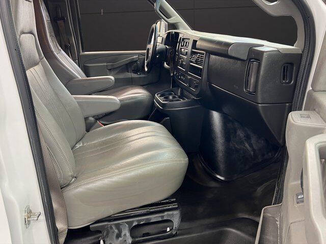 2022 Chevrolet Express 3500