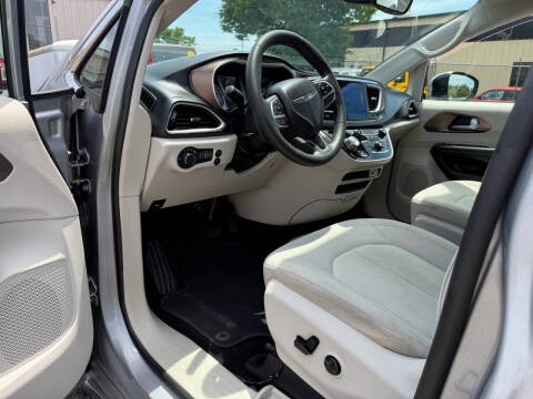 2017 Chrysler Pacifica Touring