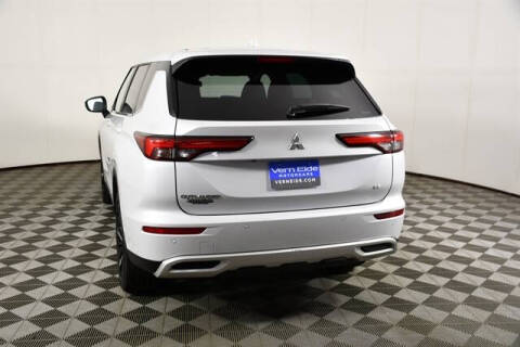 2023 Mitsubishi Outlander SE