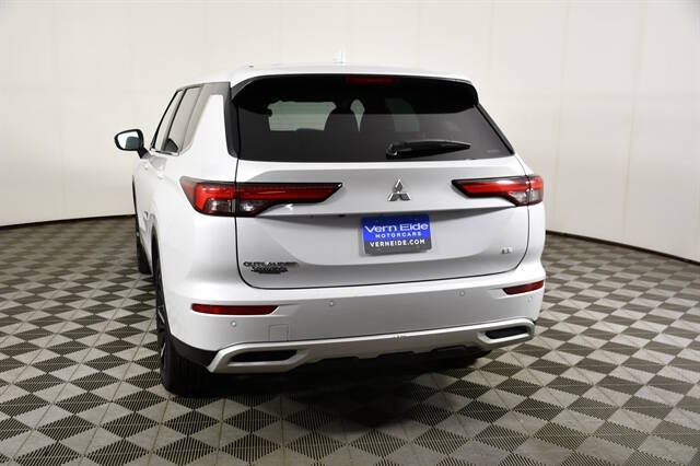 2023 Mitsubishi Outlander SE