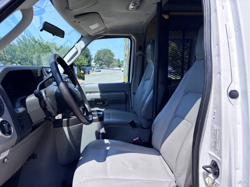 2011 Ford E-Series E-350 SD