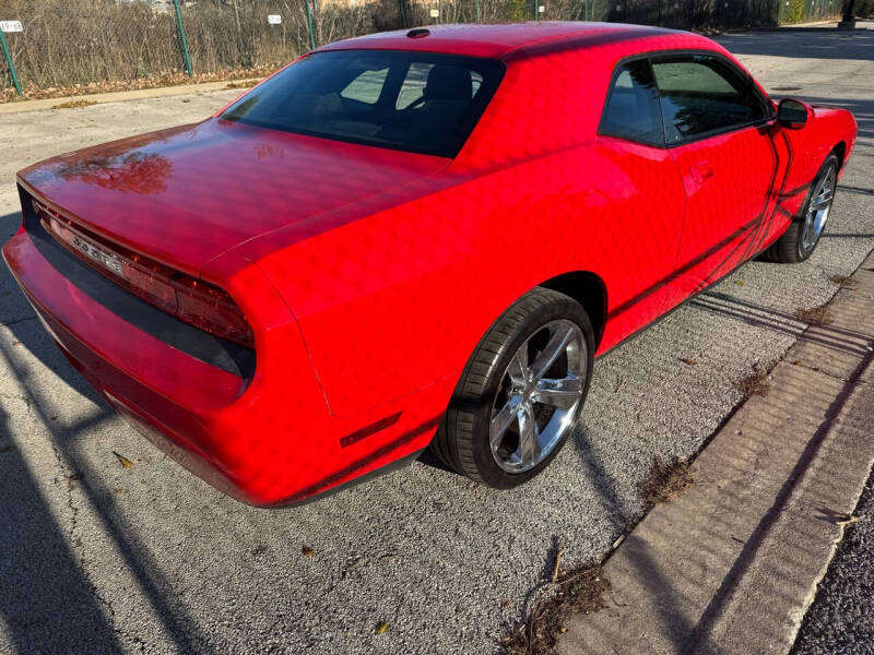 2010 Dodge Challenger SE photo 5