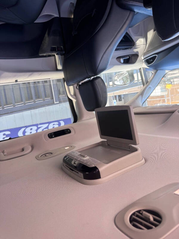 2017 Chrysler Pacifica Hybrid Premium