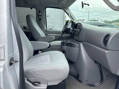 2006 Ford E-Series E-350 SD XLT