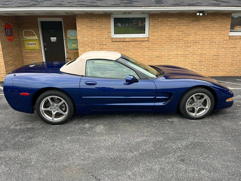 2004 Chevrolet Corvette 2