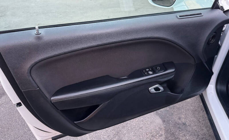 2017 Dodge Challenger SXT