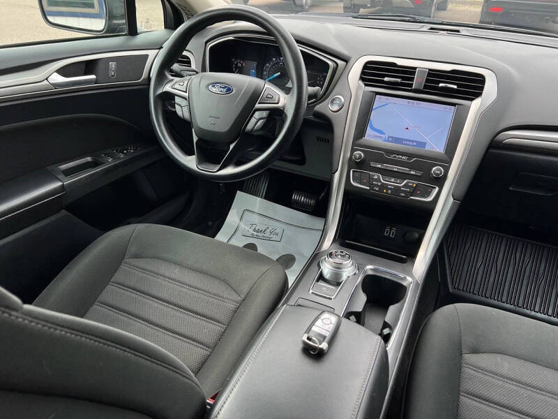 2020 Ford Fusion SE