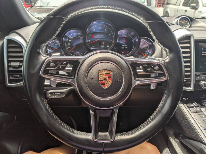 2017 Porsche Cayenne Platinum Edition