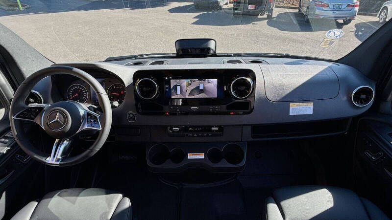 2025 Mercedes-Benz Sprinter