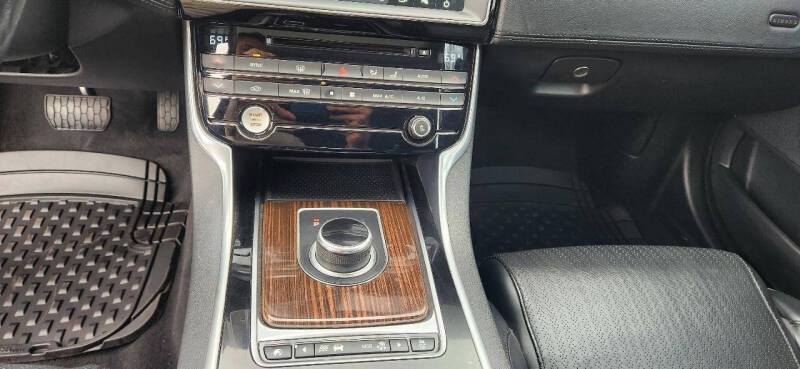 2017 Jaguar XE 35t First Edition