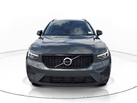 2026 Volvo XC40 B5 Core