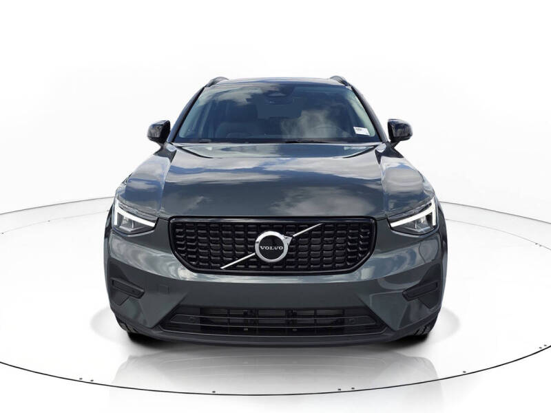 2026 Volvo XC40 B5 Core