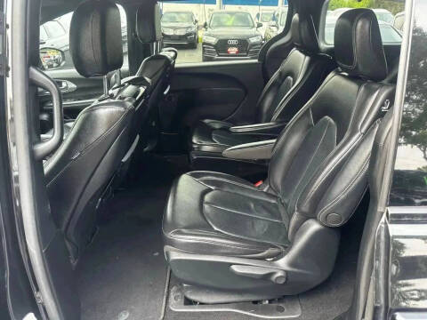 2022 Chrysler Pacifica Hybrid Touring L