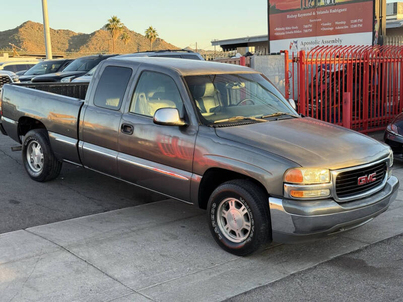 2002 GMC Sierra SLE's photo