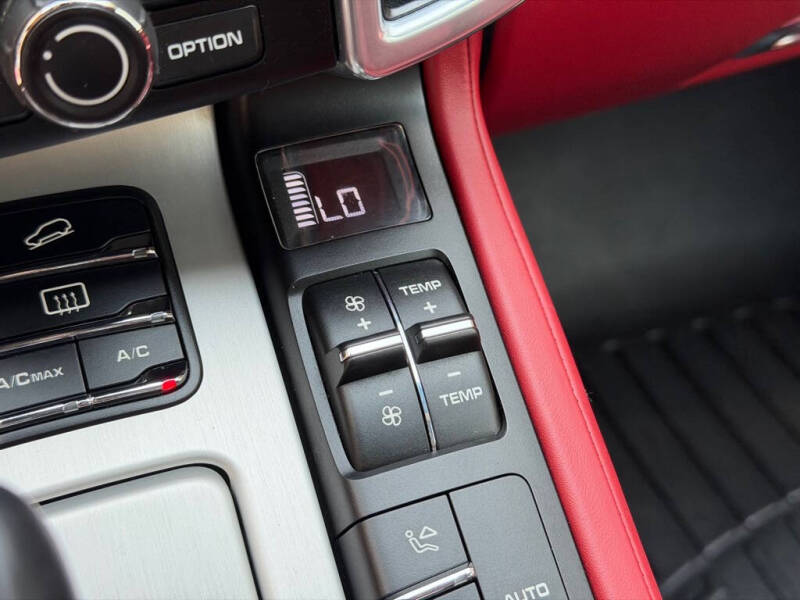 2016 Porsche Cayenne GTS