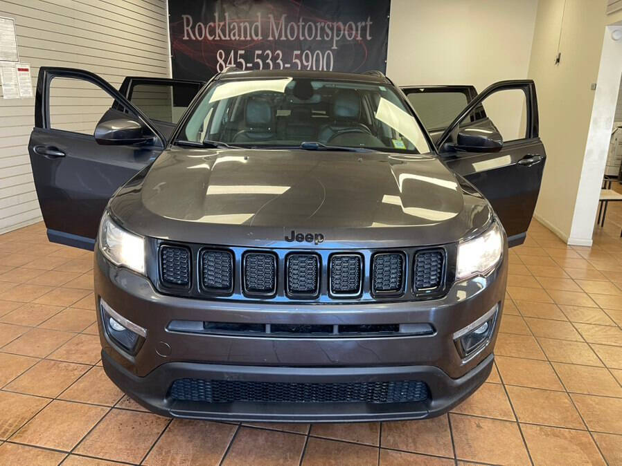 Gray 2018 Jeep Compass Latitude 4x4 Latitude 4dr SUV 36