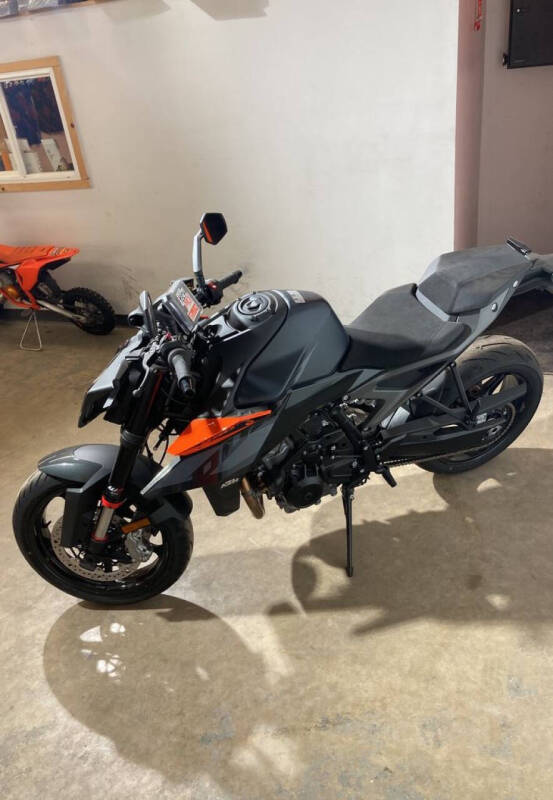 2024 KTM 990 Duke