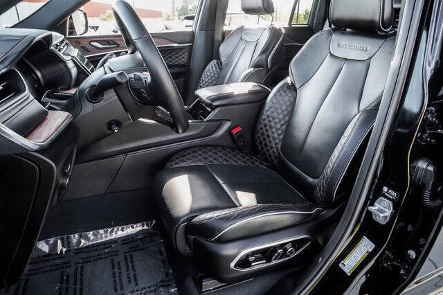 2023 Jeep Grand Cherokee Summit