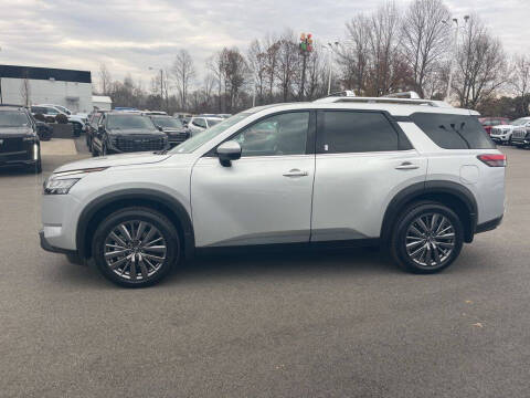 2023 Nissan Pathfinder SL