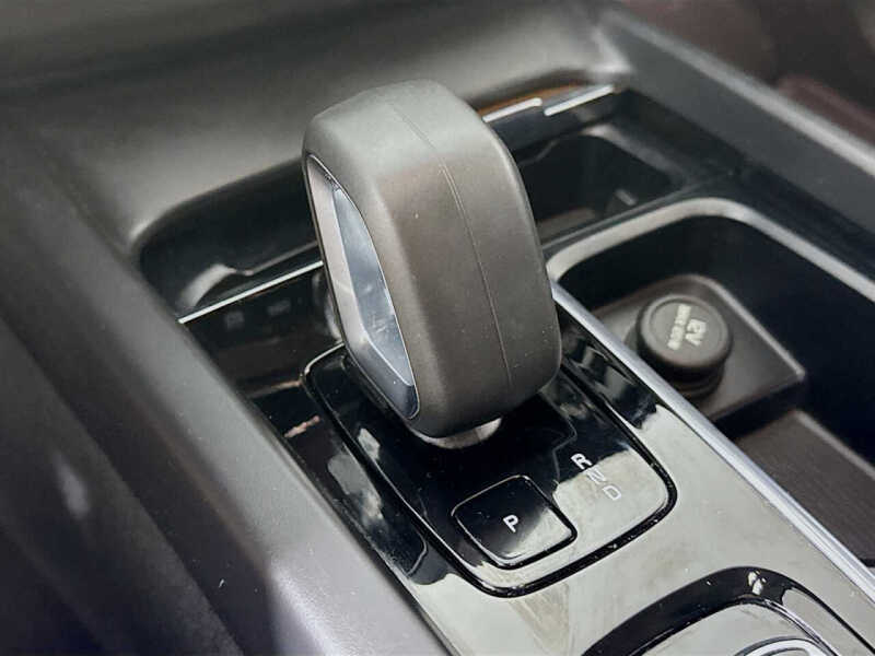 2023 Volvo XC60 B5 Plus Dark Theme