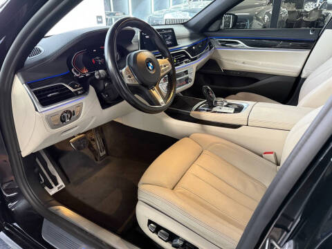 2022 BMW 7 Series 740i
