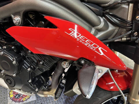 2017 Triumph Speed Triple S ABS Diablo Red