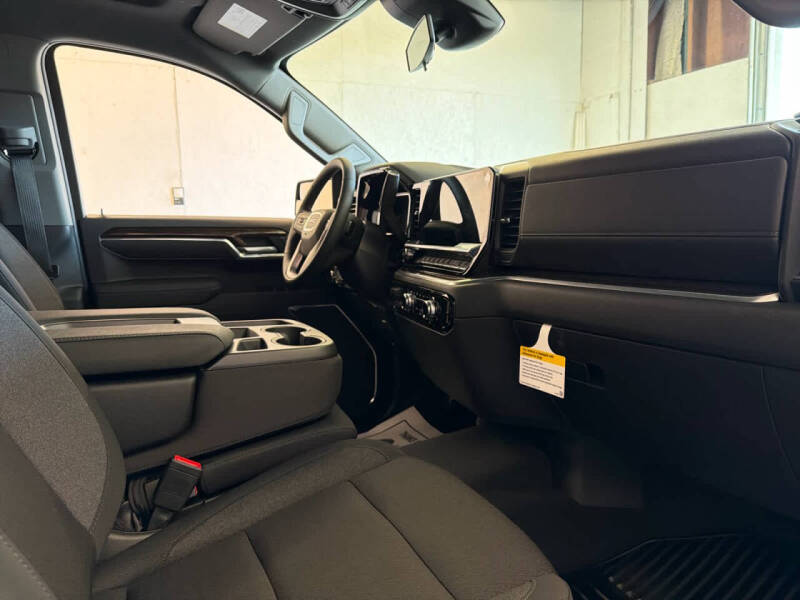 2026 GMC Sierra 1500 Elevation Standard