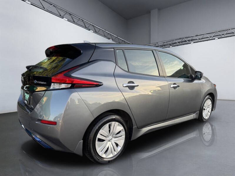 2022 Nissan LEAF S