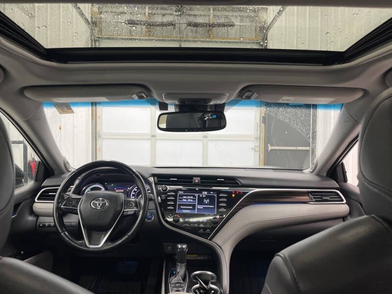 2018 Toyota Camry Hybrid XLE